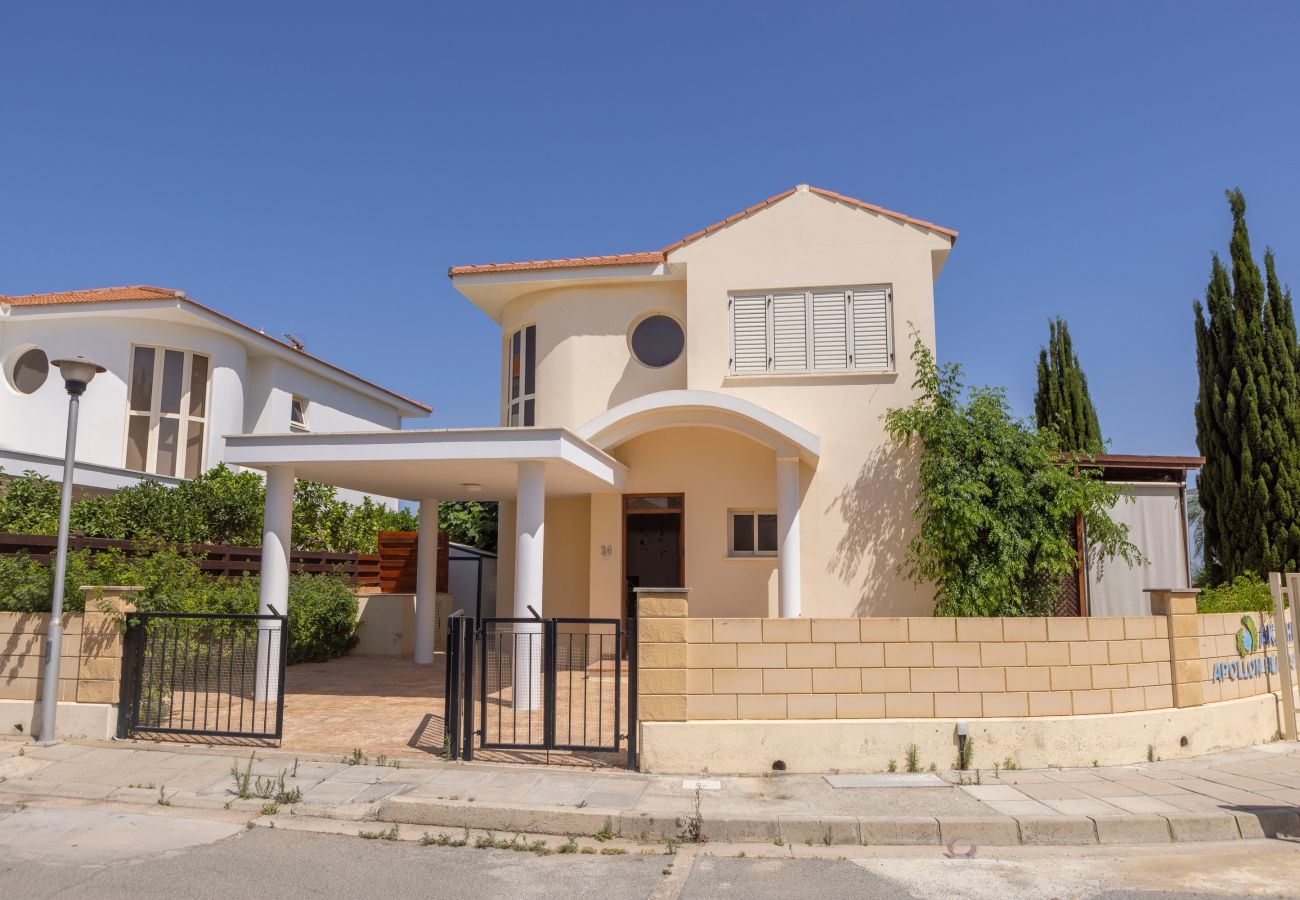 Villa in Meneou - Larnaca Chelidonia Seafront Villa