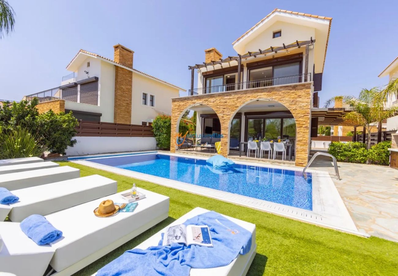 Villa in Ayia Napa - Ayia Napa Ionon Seafront Villa H5